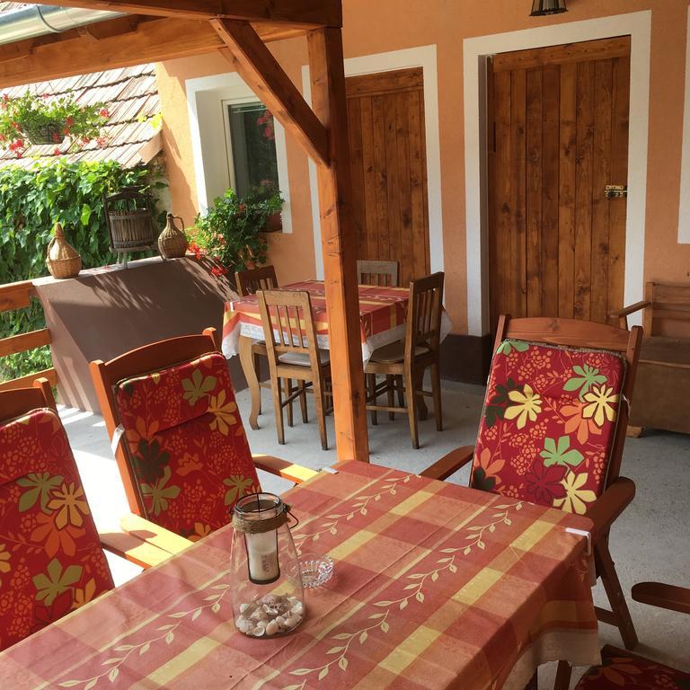 Liliom Vendeghaz Hotel Bakonybel Luaran gambar